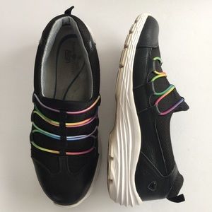 Nurse mates Align Black Slip On Sneakers Sz 8.5